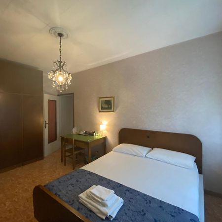 Hotel Suzzani House Milano Esterno foto