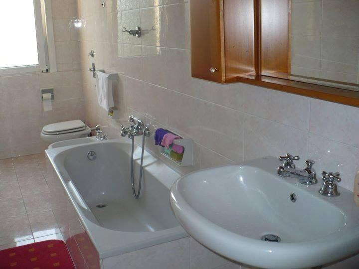Hotel Suzzani House Milano Esterno foto
