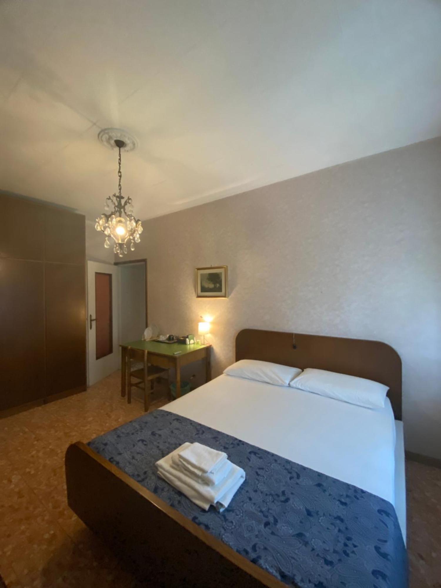 Hotel Suzzani House Milano Esterno foto